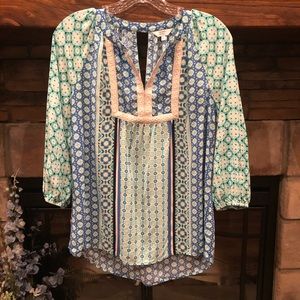 Crown & Ivy Flowy Pullover Blouse • Size Small